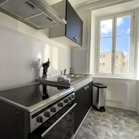 Les Tapisseries With Cathedral View Apartamento *